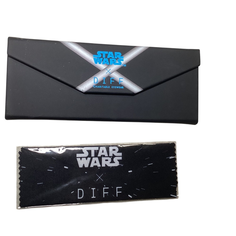 Star Wars x DIFF The Mandalorian Folding Sunglasses Case & sealed Cleaning Cloth